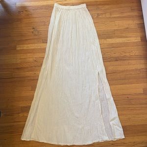 Beautiful beach babe maxi skirt with slit!